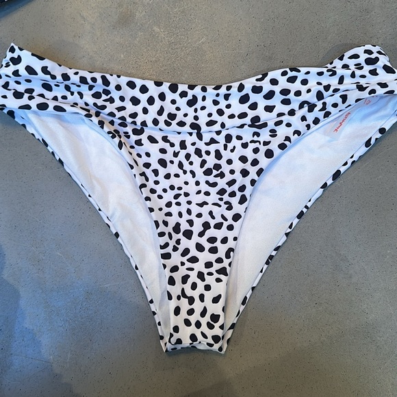 Leopard print bikini!! - Picture 2 of 3
